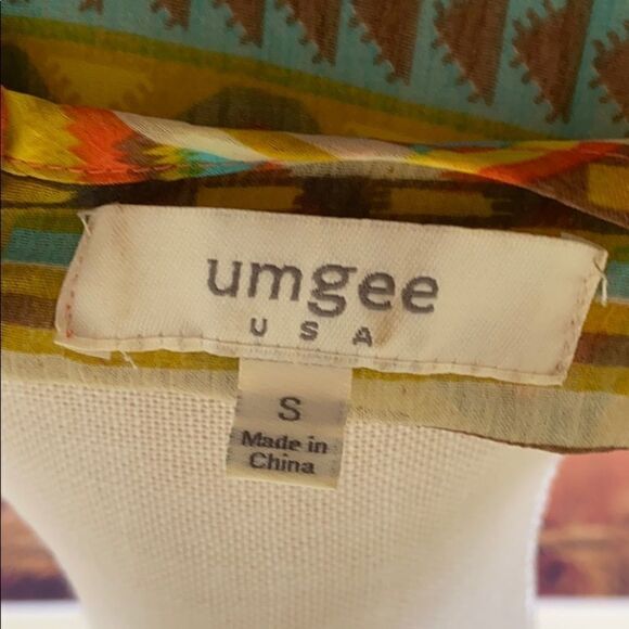 Umgee sheer sleeveless blouse - Picture 7 of 8